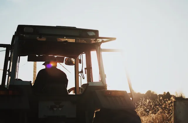 Tractor AgroFarm pentru livezi