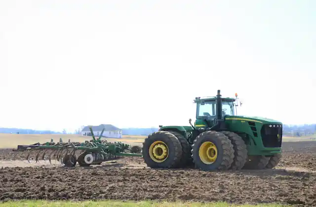 Tractor sustenabil AgroFarm